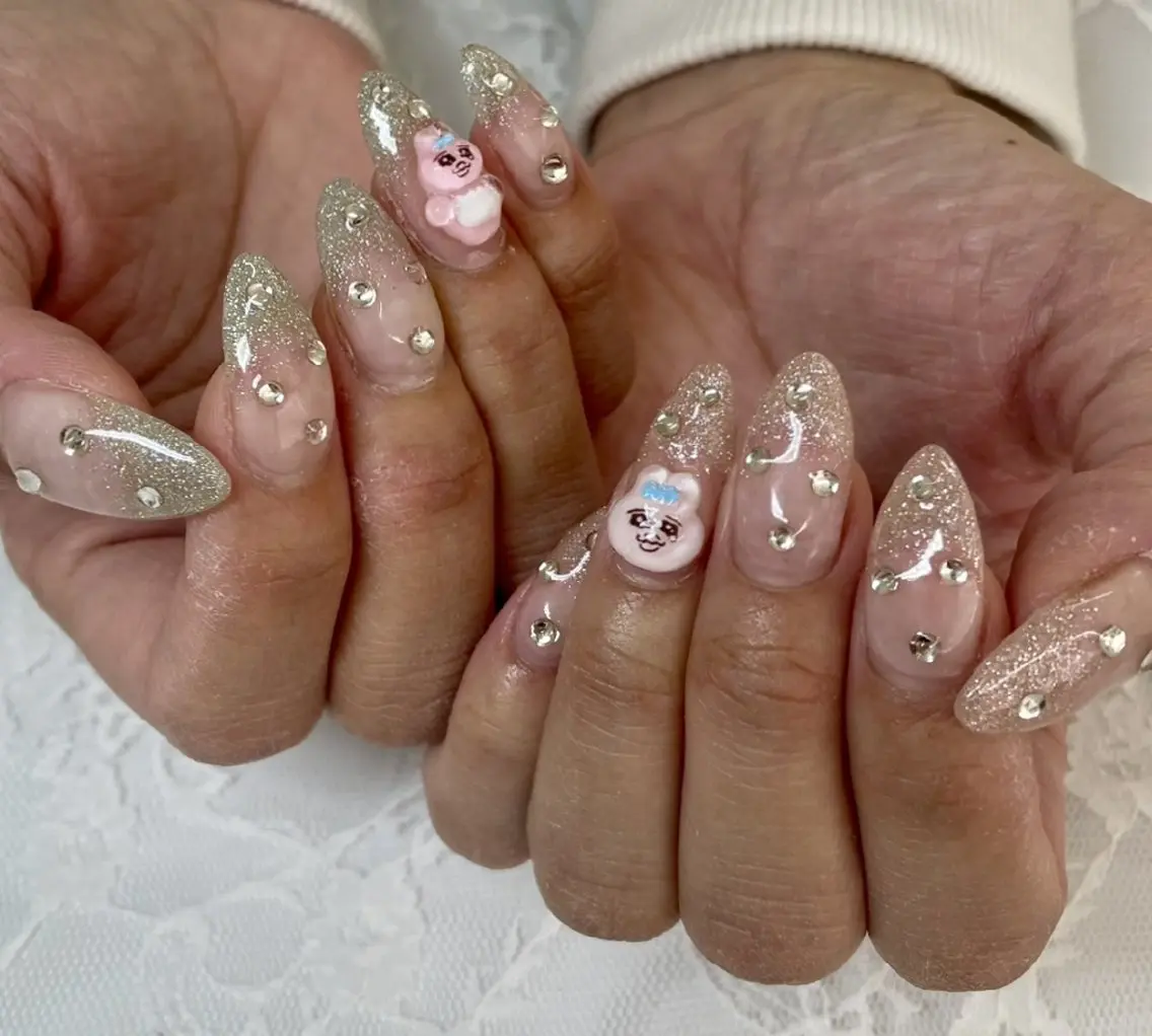 ネイル グラデーション ストーンネイル ワンホンネイル ハンドネイル ハンドケア 心斎橋Salon Epokkuのネイルデザイン