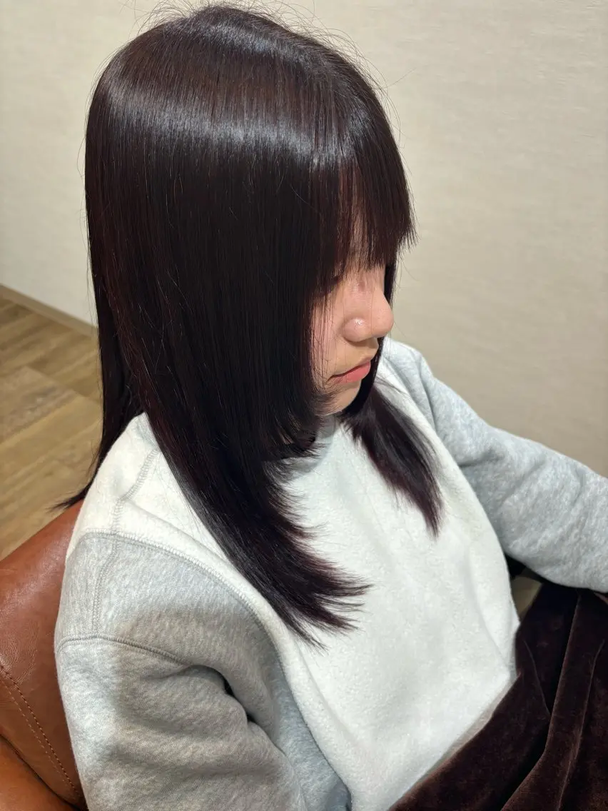 ロング 顔まわりレイヤー 顔周りカット 卒業式のヘアスタイル レイヤーカット Circus 石原愛里のヘアスタイル