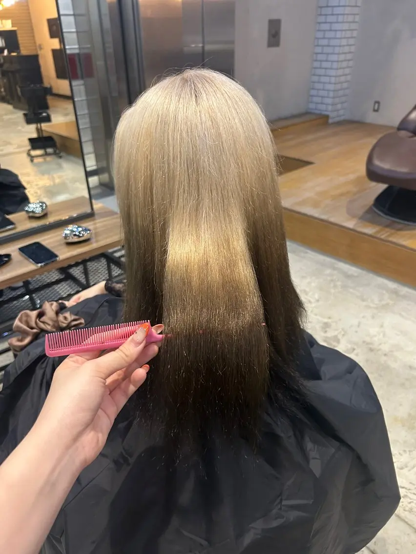 カラー デザインカラー ヘアカラー 植吉 琉月のヘアスタイル