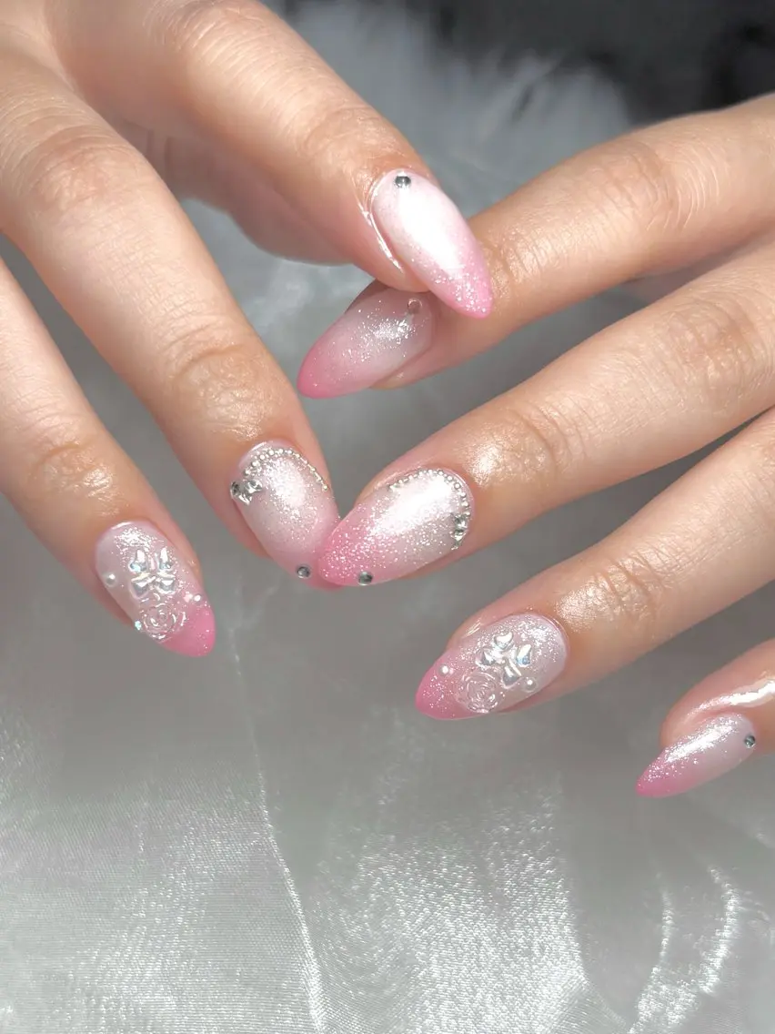 ネイル チークネイル ドット フラッシュネイル フラッシュマグ 韓国ネイル ハンドネイル nail salon Anela🪽🫧のエステ・リラクイメージ