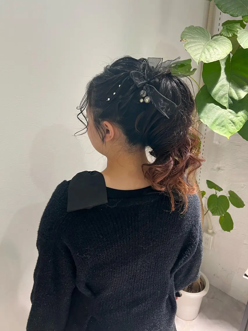 セミロング カラー ヘアアレンジ ポニーテール 「sumi」 AMIのヘアスタイル