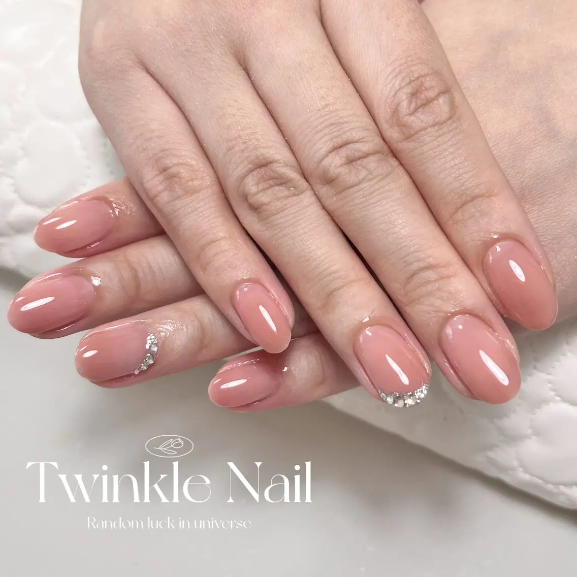ネイル ガーリー キラキラネイル オフィスネイル シンプルネイル Twinkle Nail Kuboのネイルデザイン