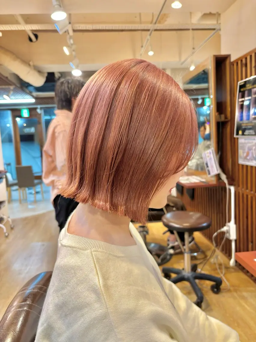 ショート カラー 女性目線でつくる ボブ縮毛矯正のヘアスタイル