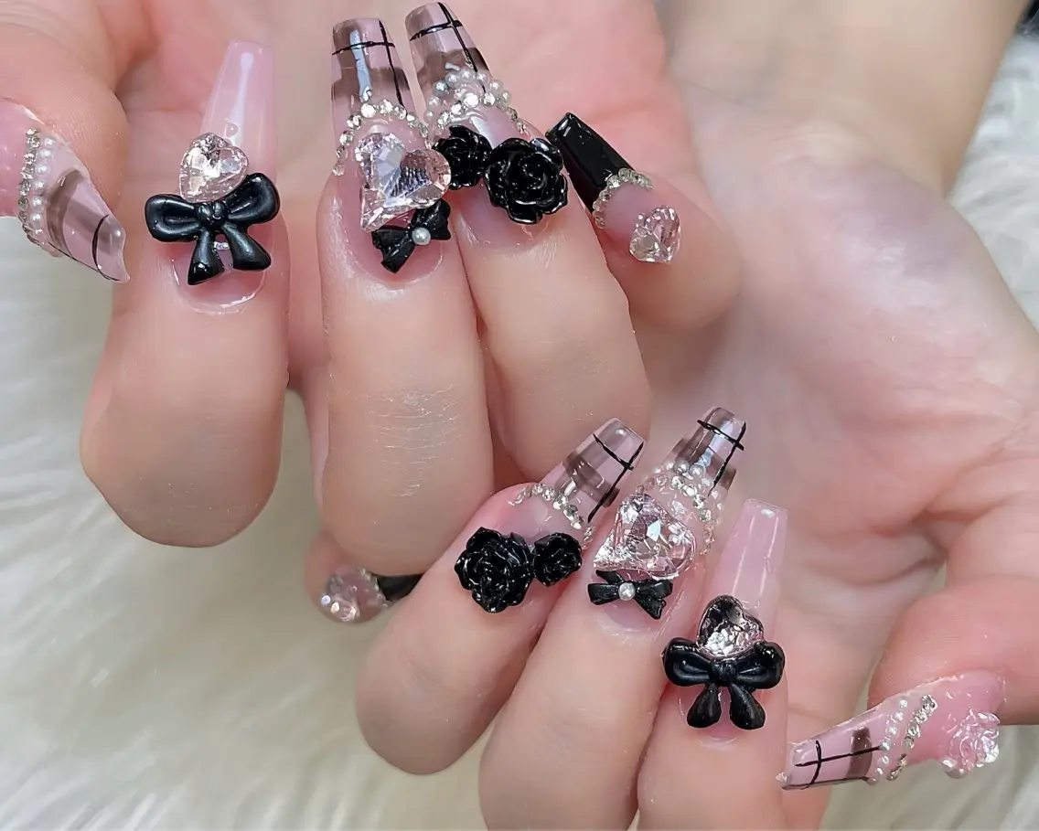 ネイル アートネイル フレンチネイル キラキラネイル 韓国ネイル 水色 ハンドネイル Rin Nail 新大久保店のネイルデザイン
