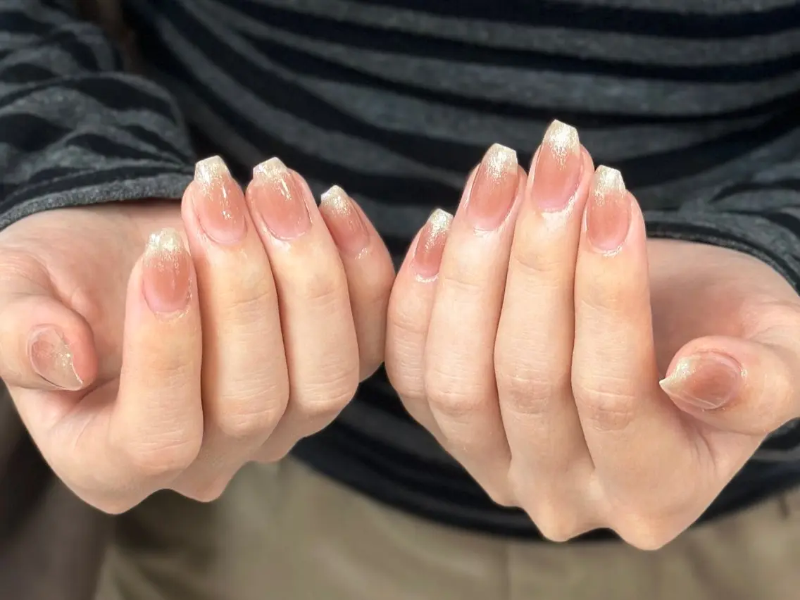 ネイル アートネイル オーロラネイル チークネイル フレンチネイル ガラスフレンチ 🎀YooLi Nail salonのネイルデザイン