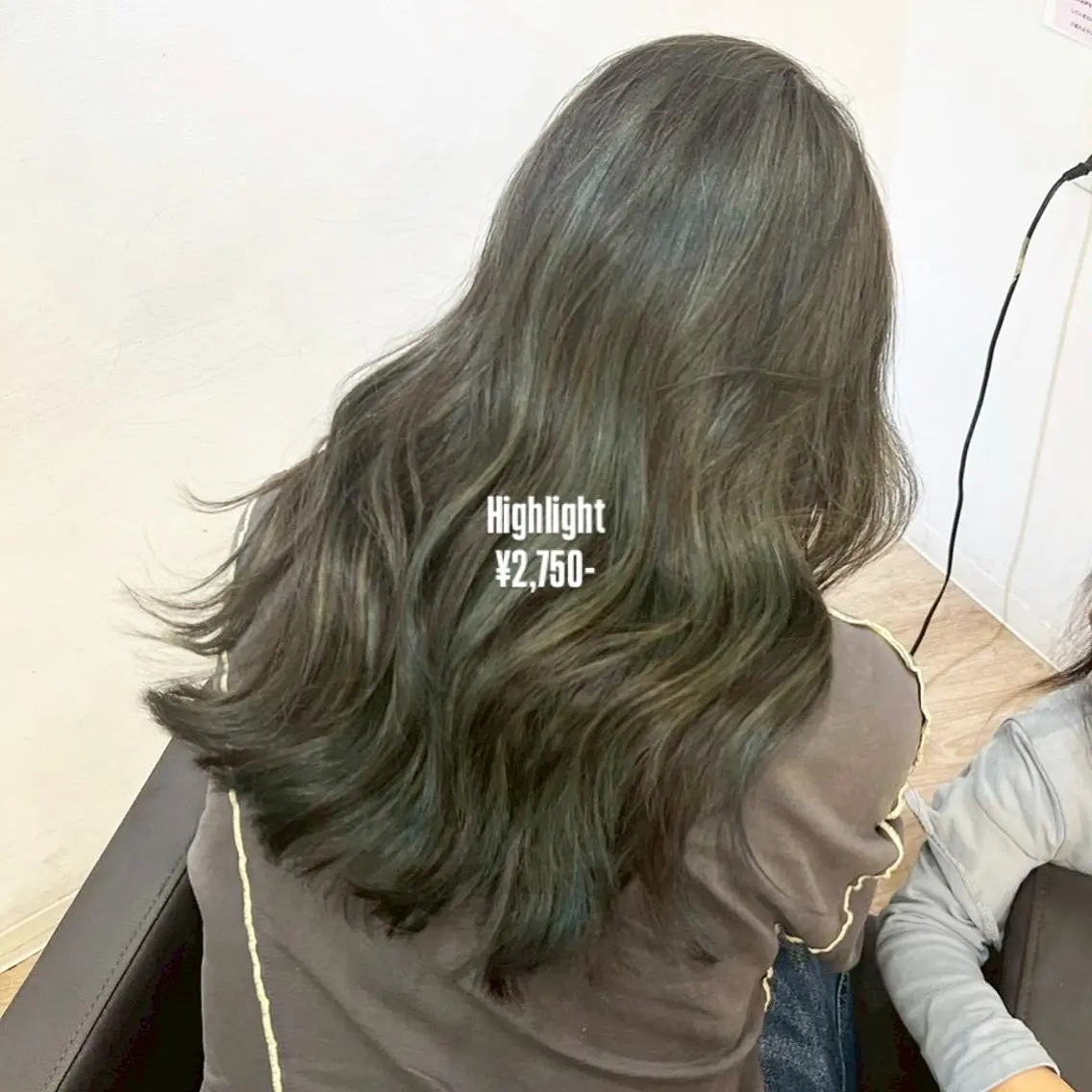 ロング ハイライト 堀川 なつみのヘアスタイル