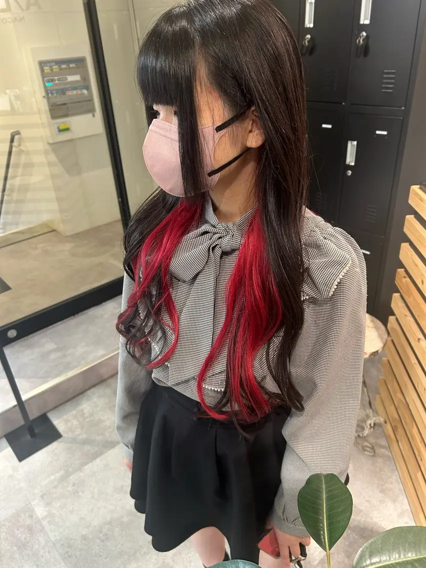 ミディアム カラー インナーカラー ヘアカラー トリートメント ウルフカット レイヤーカット上柿のヘアスタイル