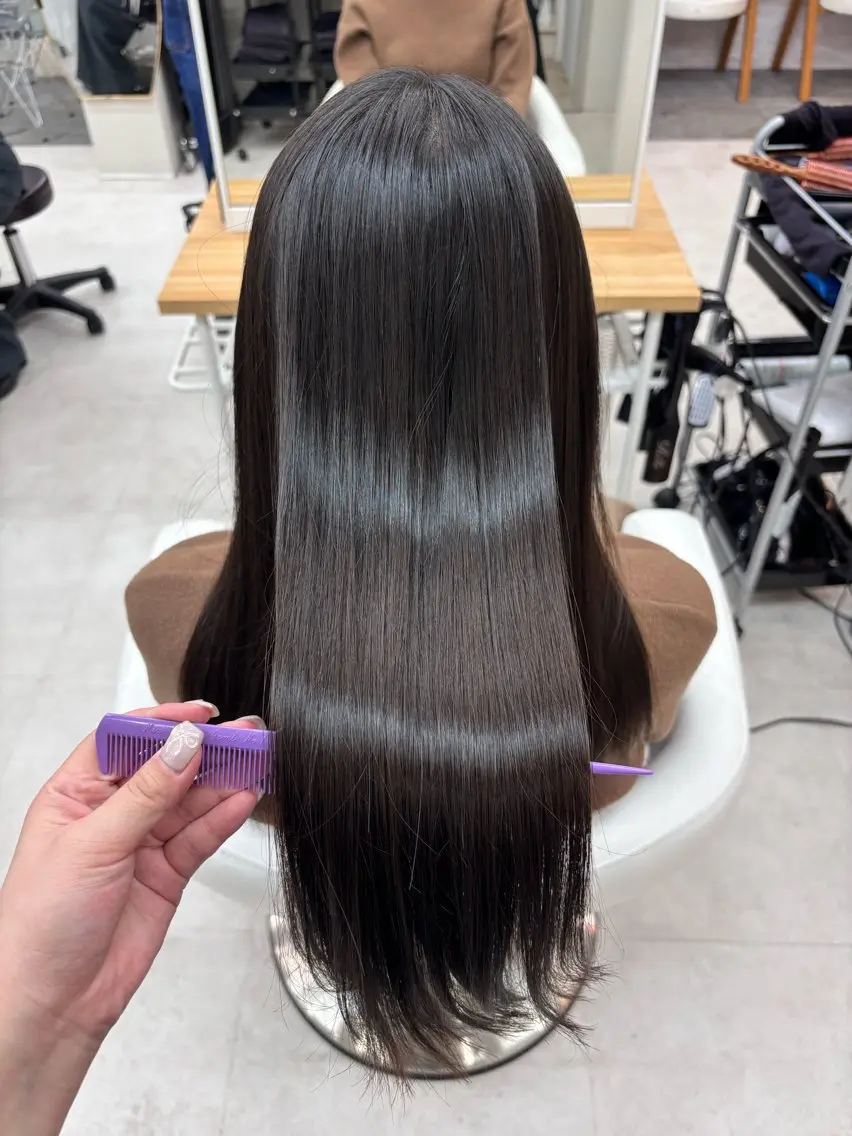ロング 縮毛矯正 トリートメント 𝗆𝗂𝗒𝗎 🐈‍⬛🎀のヘアスタイル