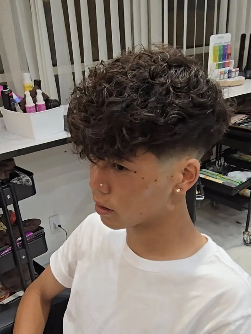 メンズ ミディアム パーマ スペインカール カット パーマ ヘアセット LEN名古屋/パーマ 海外ヘア/メンズ特化のヘアスタイル