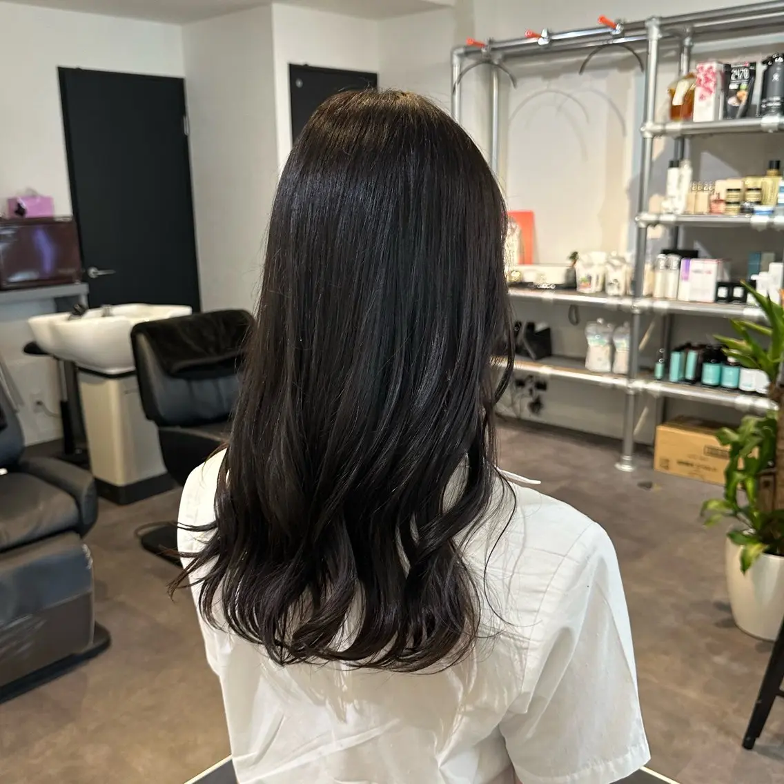 ロング カラー ﾚｲﾔｰ/ﾊｲﾄｰﾝ WAKANAのヘアスタイル