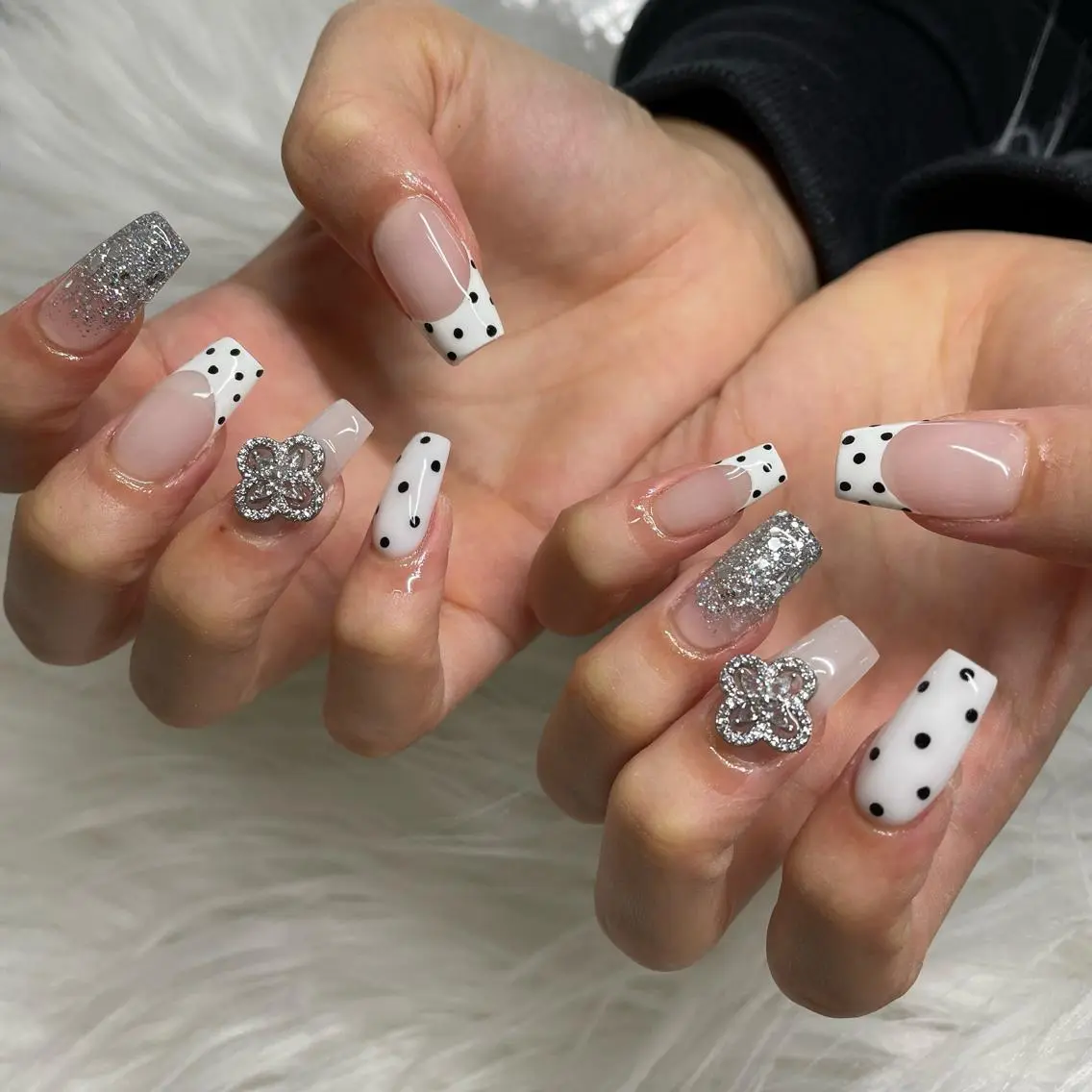 ミディアム ネイル Y. Sのネイルデザイン