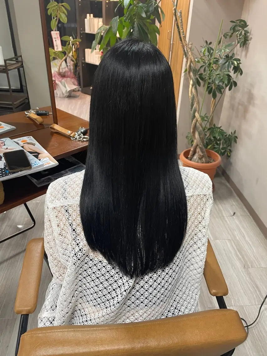 ロング カラー 黒髪 マキノ キョウカのヘアスタイル