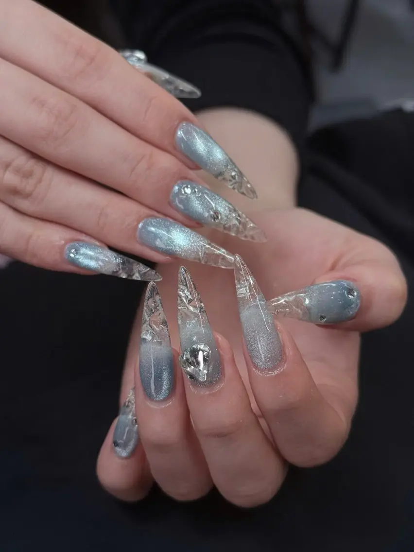ネイル ブルー クリアネイル 氷ネイル・うるうるネイル ロングネイル マグネットネイル Iconic Nailのネイルデザイン