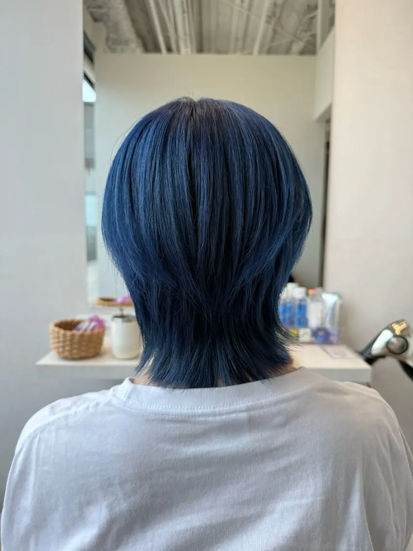 ショート カラー ブルーカラー ネイビーカラー ショートヘア ウルフカット 🍇おぐら めぐみ🍇のヘアスタイル