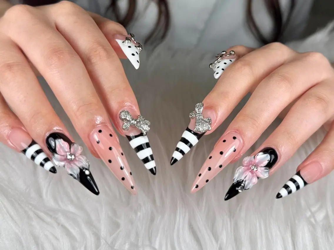ネイル アートネイル ボルドー フレンチネイル ジェルネイル 氷ネイル・うるうるネイル ハンドネイル Yuki nail salon Anのネイルデザイン