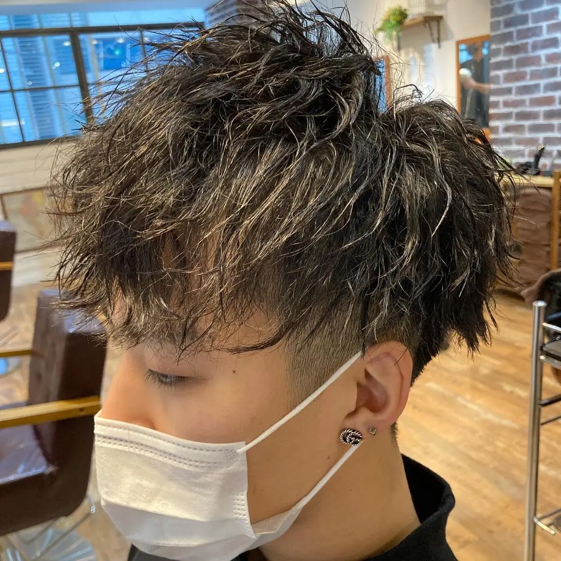 ショート パーマ メンズ メンズパーマ メンズツイストパーマ ツイストパーマ カット パーマ 内村 純也のヘアスタイル
