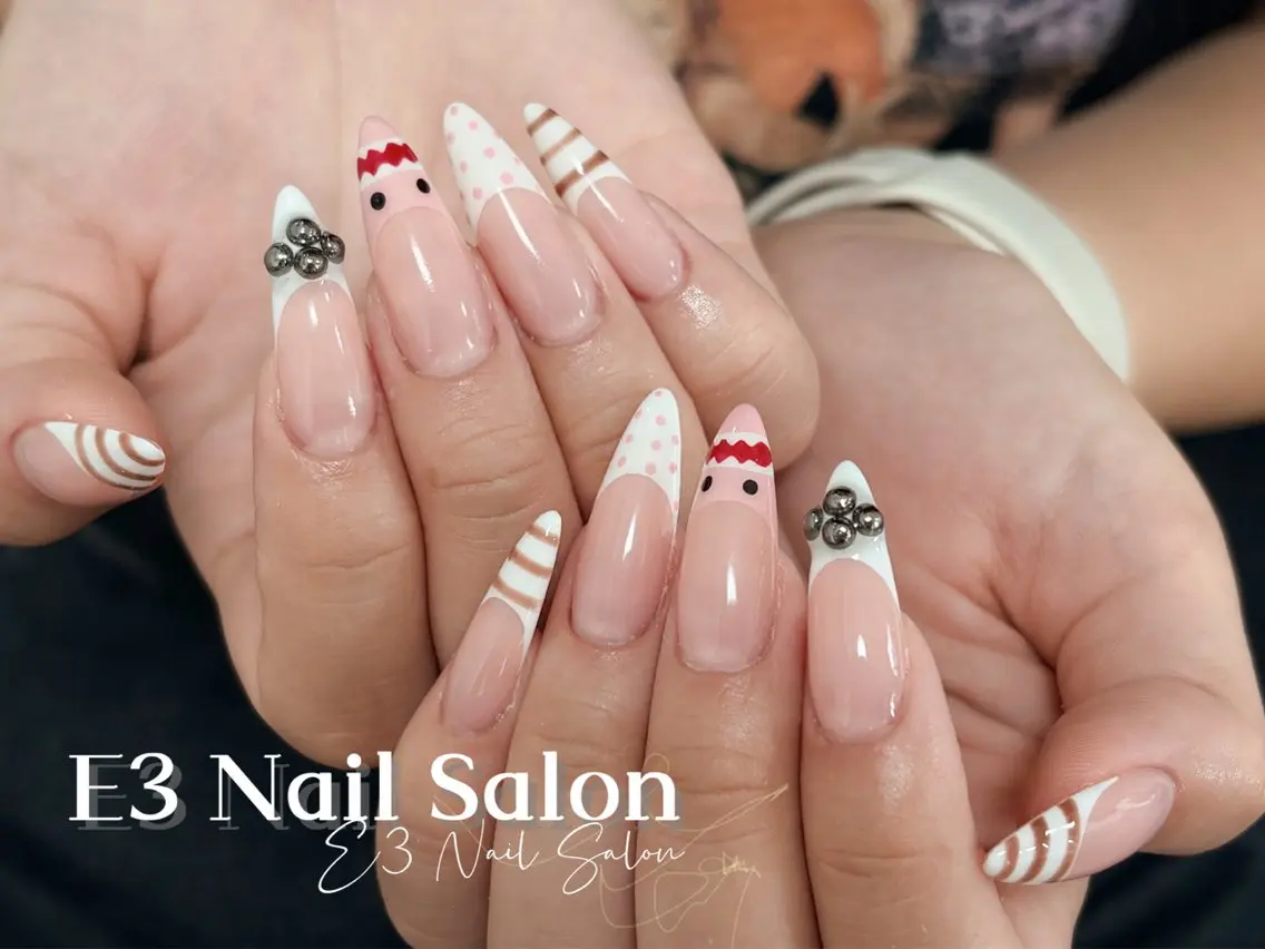 ネイル 桜ネイル フレンチネイル ジェルネイル ガラスフレンチ グラデーション ハンドネイル E3 Nail Salonのネイルデザイン