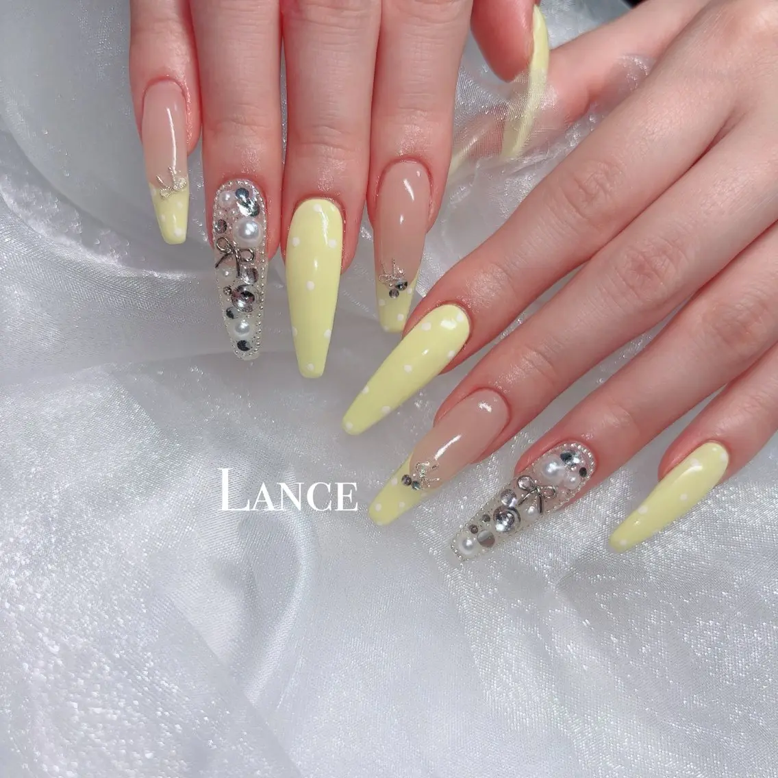 ネイル キラキラネイル 韓国ネイル マグネットネイル 春ネイル ワンホンネイル Lance nailのネイルデザイン