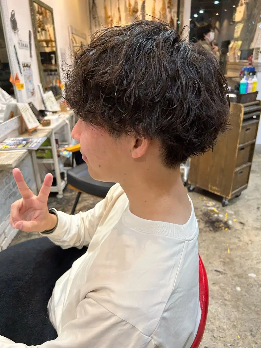 パーマ メンズ マッシュ メンズパーマ 刈り上げ 波巻きパーマ スパイラルパーマ 佐藤 良祐のヘアスタイル