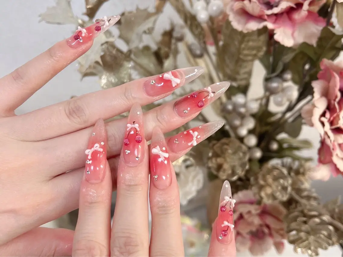 ネイル Glow Minamiのネイルデザイン