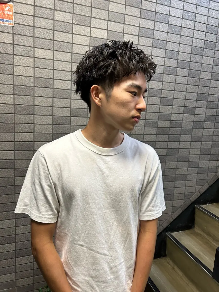 ショート パーマ メンズ メンズブリーチ メンズハイライト メンズインナーカラー メンズパーマ プードルパーマ カット パーマ トリートメント 💈メンズ短髪特化 ✂︎伊藤大輝💈のヘアスタイル