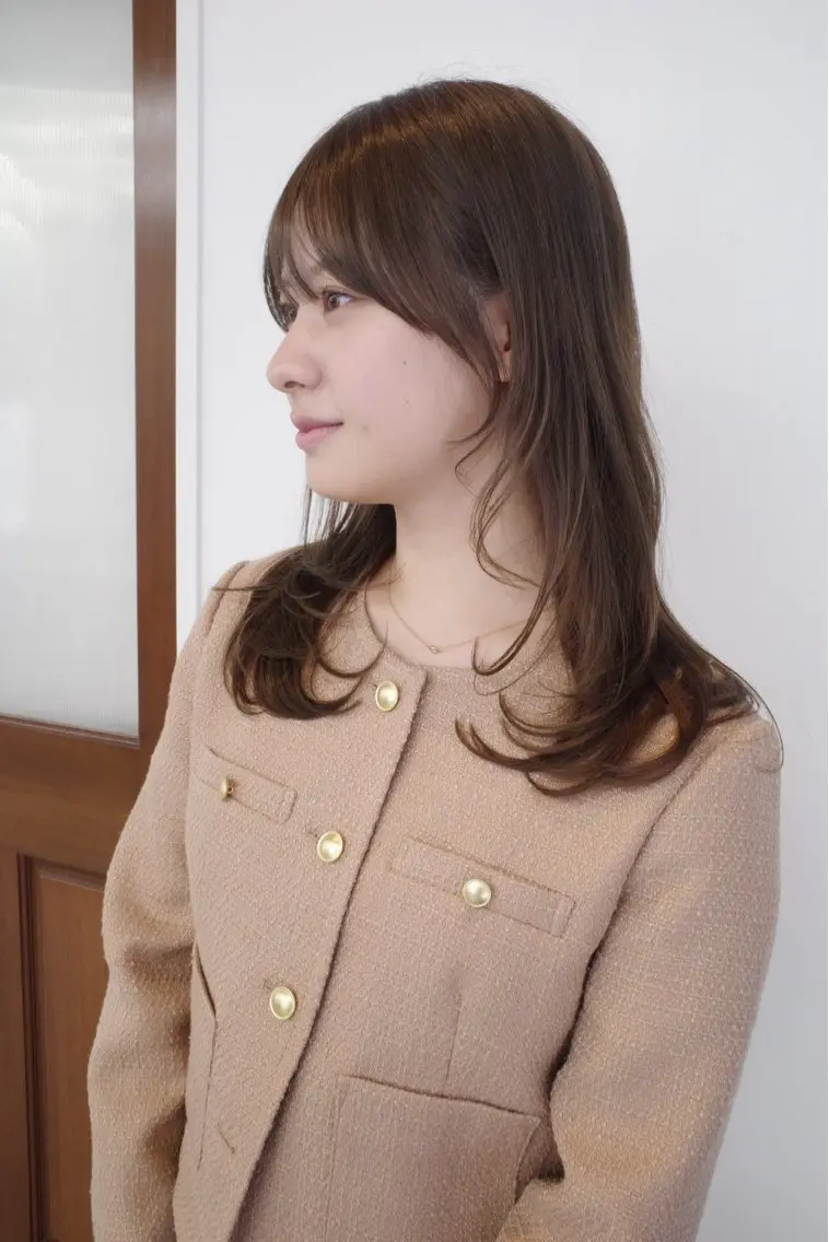 セミロング カット ヘアカラー 葉 /レイヤーカットのヘアスタイル