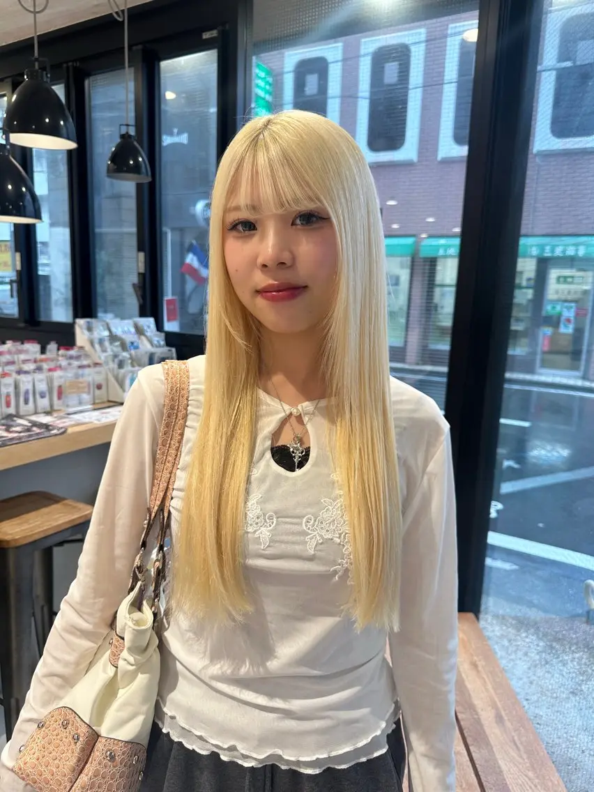 ロング カラー ヘアカラー ブリーチ🩸 レイヤー🪬yumeのヘアスタイル