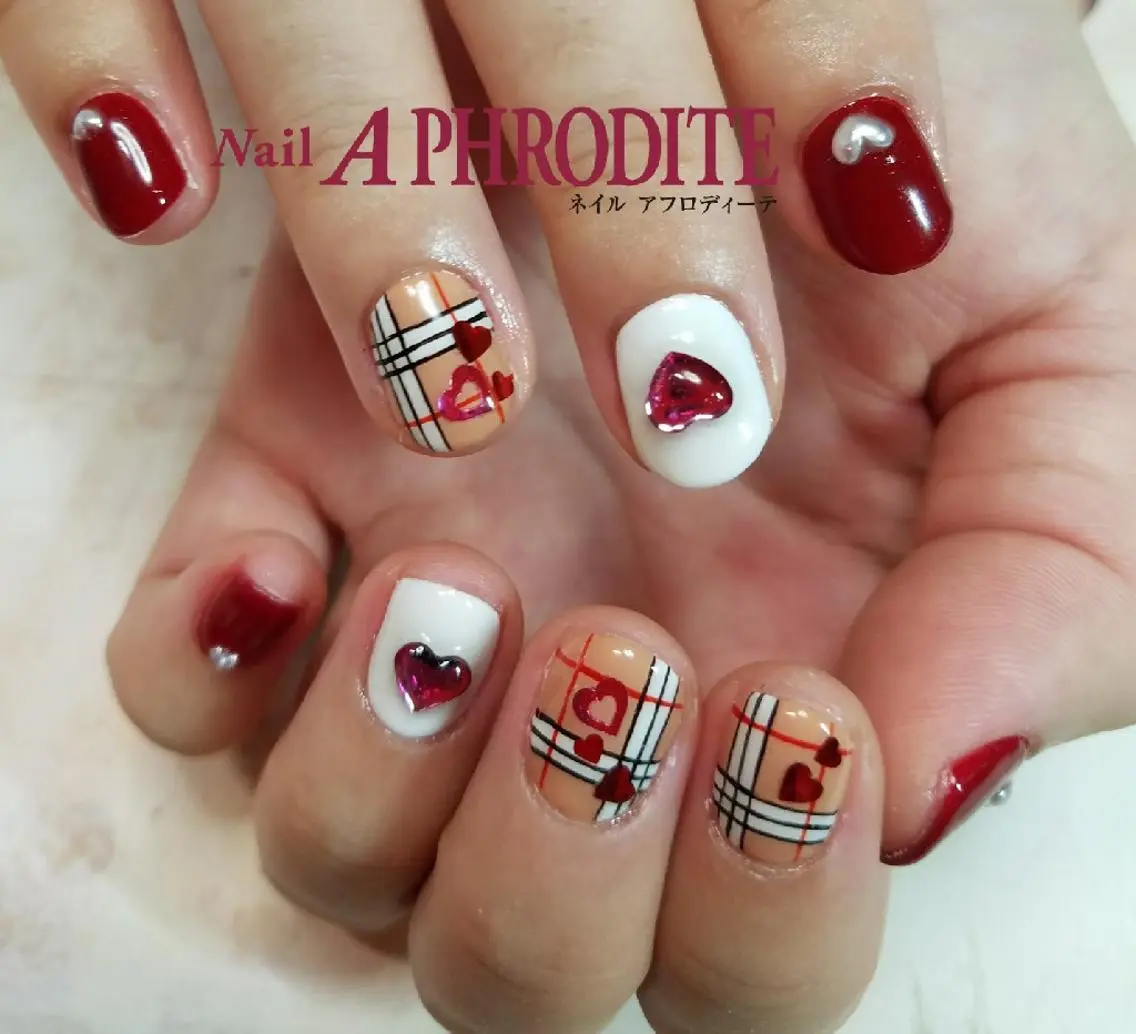 ネイル ハート Nail Aphroditeのネイルデザイン