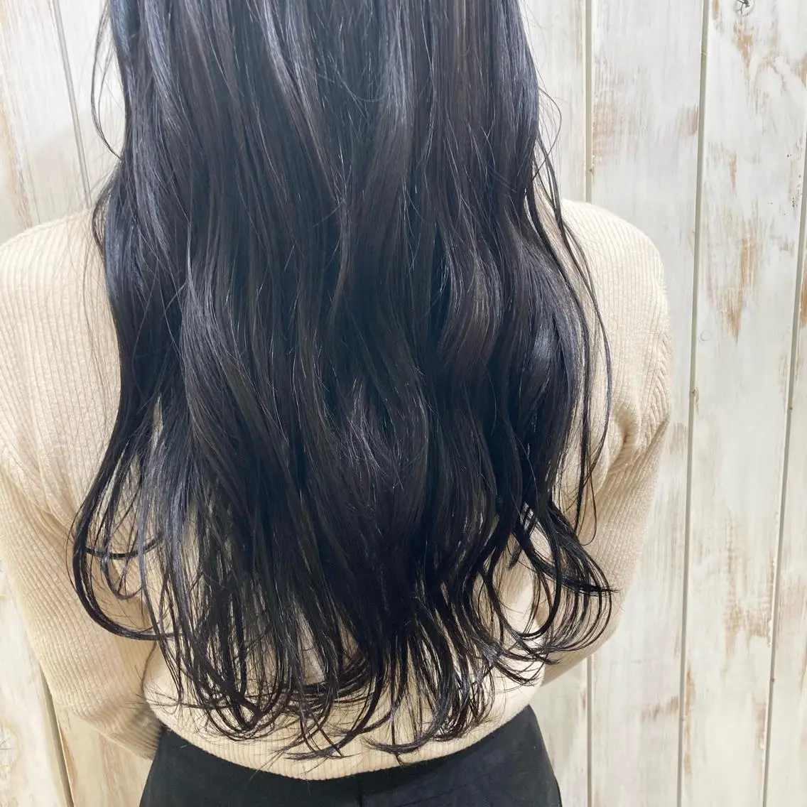 ロング カラー 黒髪 ブルーカラー ブルーブラック 片柳 美友季のヘアスタイル
