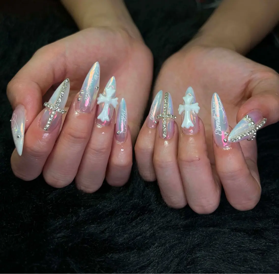 ネイル アートネイル ボルドー フレンチネイル ジェルネイル 氷ネイル・うるうるネイル ハンドネイル Julie NailSalonのネイルデザイン