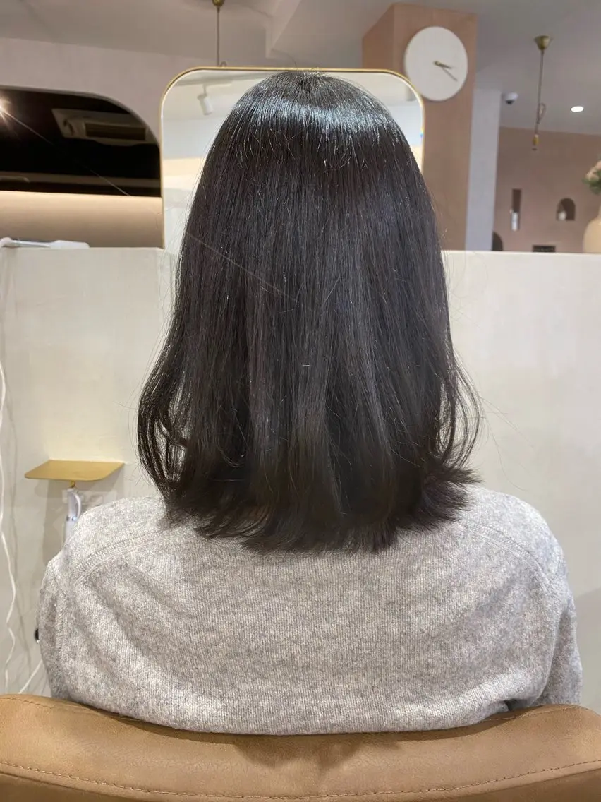 ミディアム ミディアムレイヤー レイヤーカット カット モエカ -YUCCA-のヘアスタイル