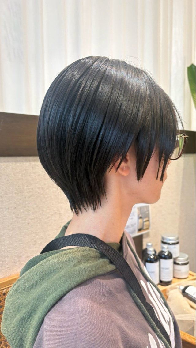 ショート 富田 紗世のヘアスタイル