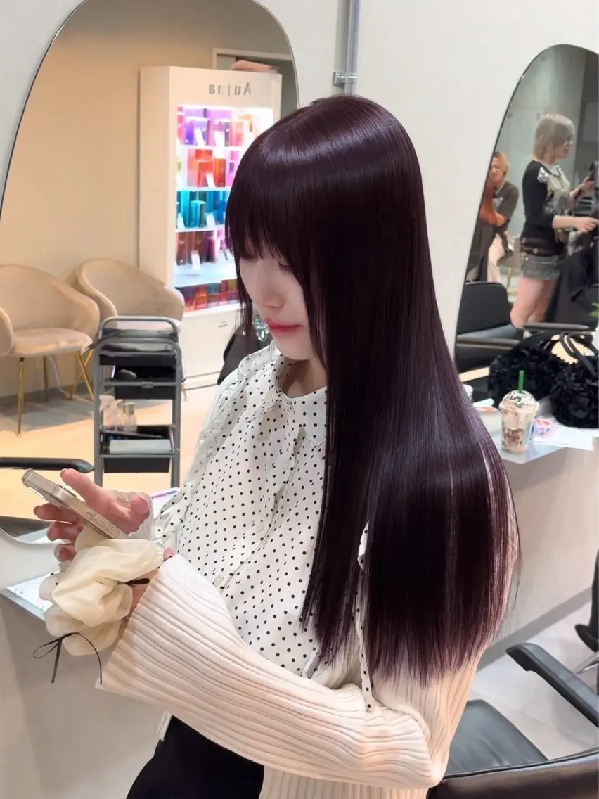 ロング カラー ブリーチ 透明感カラー ラベンダーカラー ラベンダーピンク ブリーチなしカラー 艶感カラー 🩵レイヤー/紫音のヘアスタイル