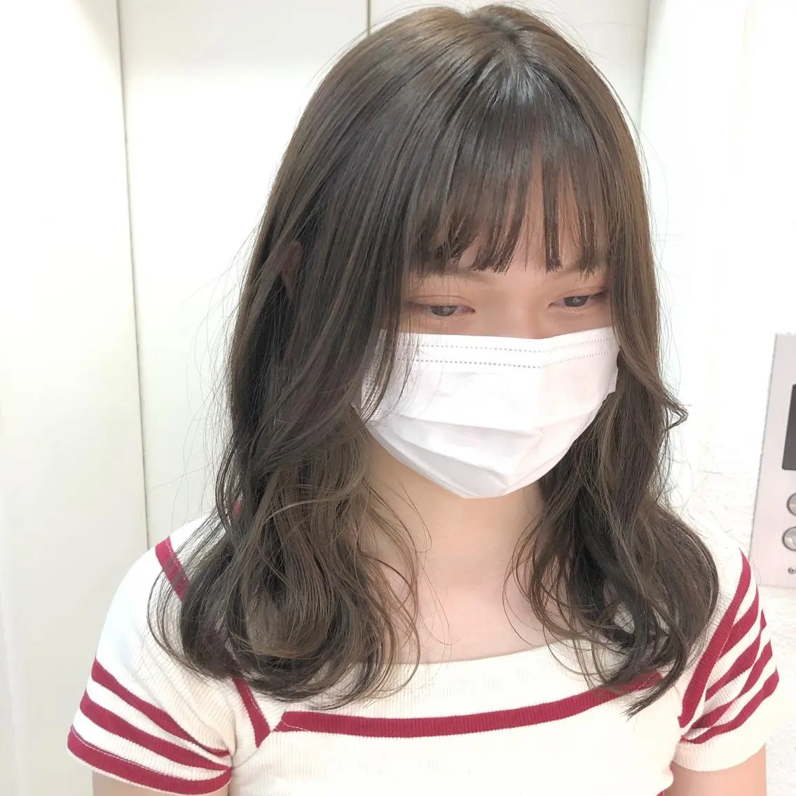セミロング カラー TRENCH 相澤 果歩のヘアスタイル