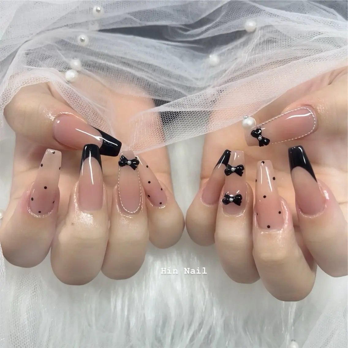 ネイル アニマル柄 ボルドー ブラウン チークネイル フレンチネイル ハンドネイル HIN NAILのネイルデザイン