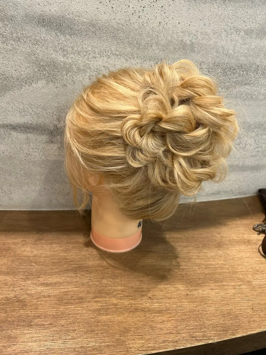 ヘアアレンジ お団子ヘア ヘアセット mai /attraのヘアスタイル