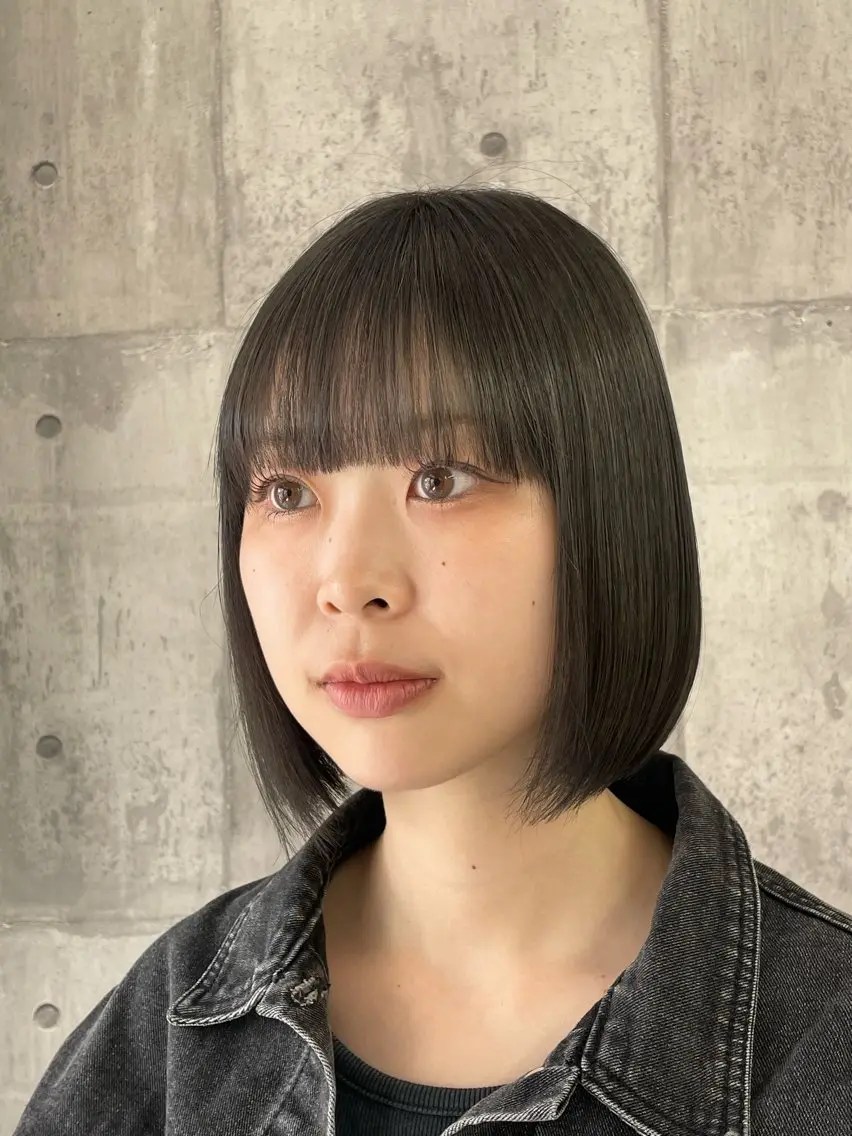 ショート カラー ブリーチ グレージュ 松村 友里圭のヘアスタイル
