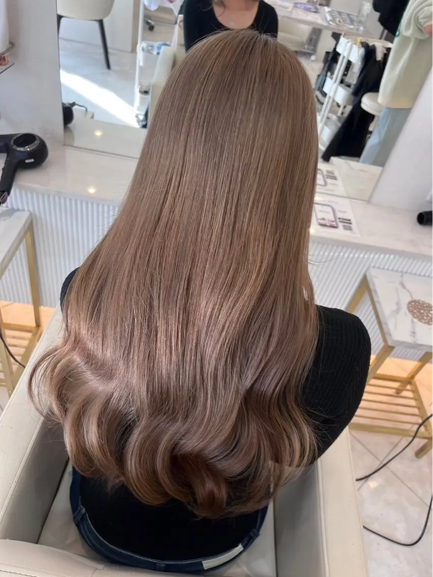 ロング カラー ブリーチ ハイトーンカラー 髪質改善 トリートメント 高野 慧成のヘアスタイル