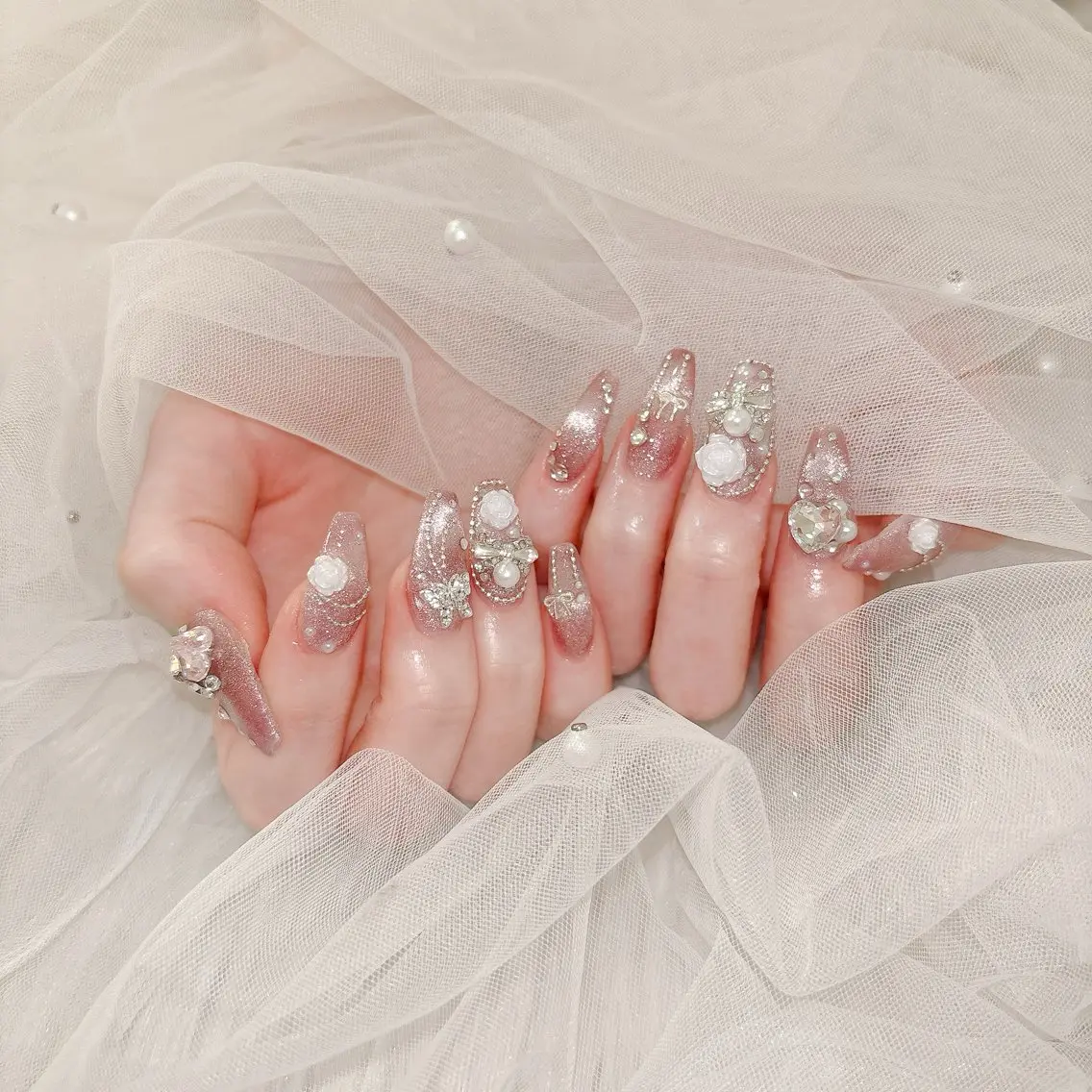 ネイル キラキラネイル ピンク ワンホンネイル ハンドネイル 中野駅徒歩5分💅 ラクロレのネイルデザイン