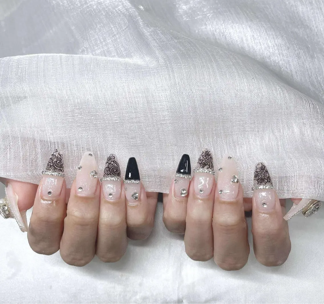 ネイル 長さ出し グラデーション 卒業式 キラキラネイル マグネットネイル ハンドネイル Lee Nailsのネイルデザイン