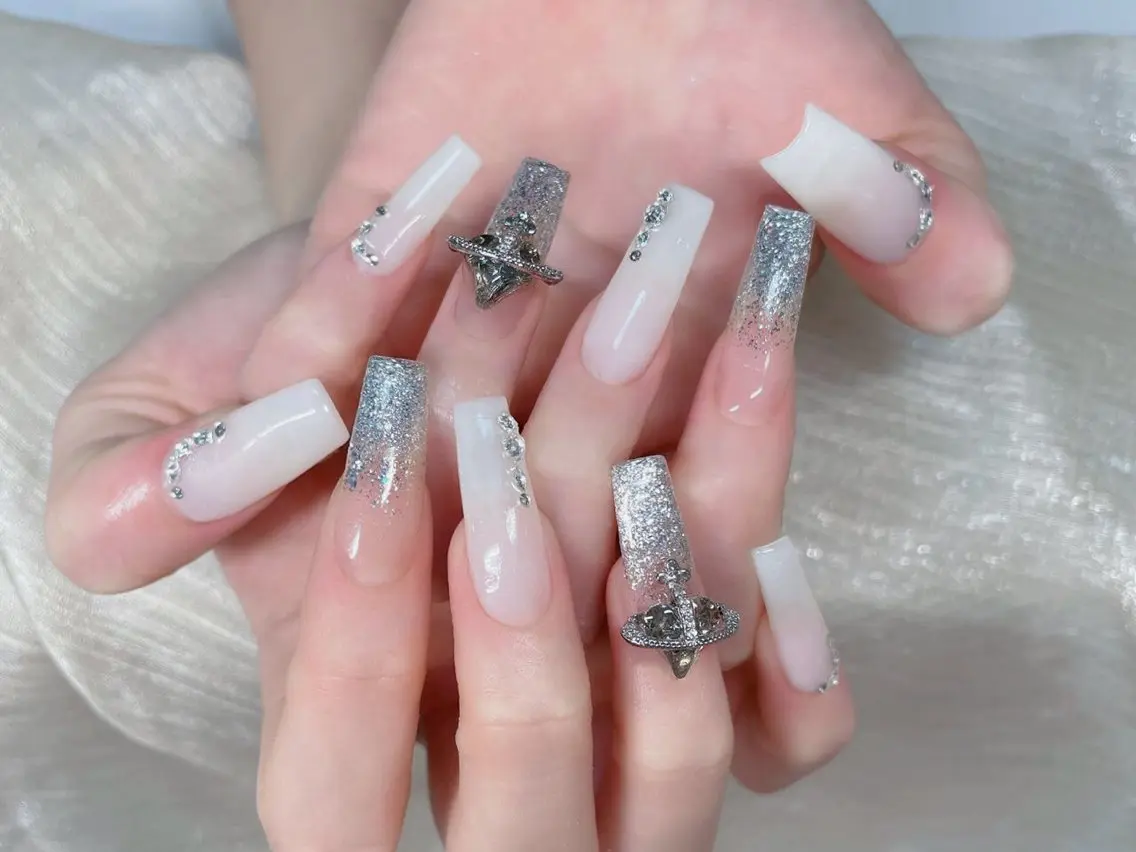 ネイル 長さ出し フットネイル フレンチネイル ジェルネイル 韓国ネイル More Glam 高田馬場店のネイルデザイン