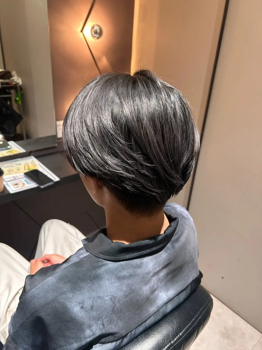 カラー ‪†‬ AISAのヘアスタイル