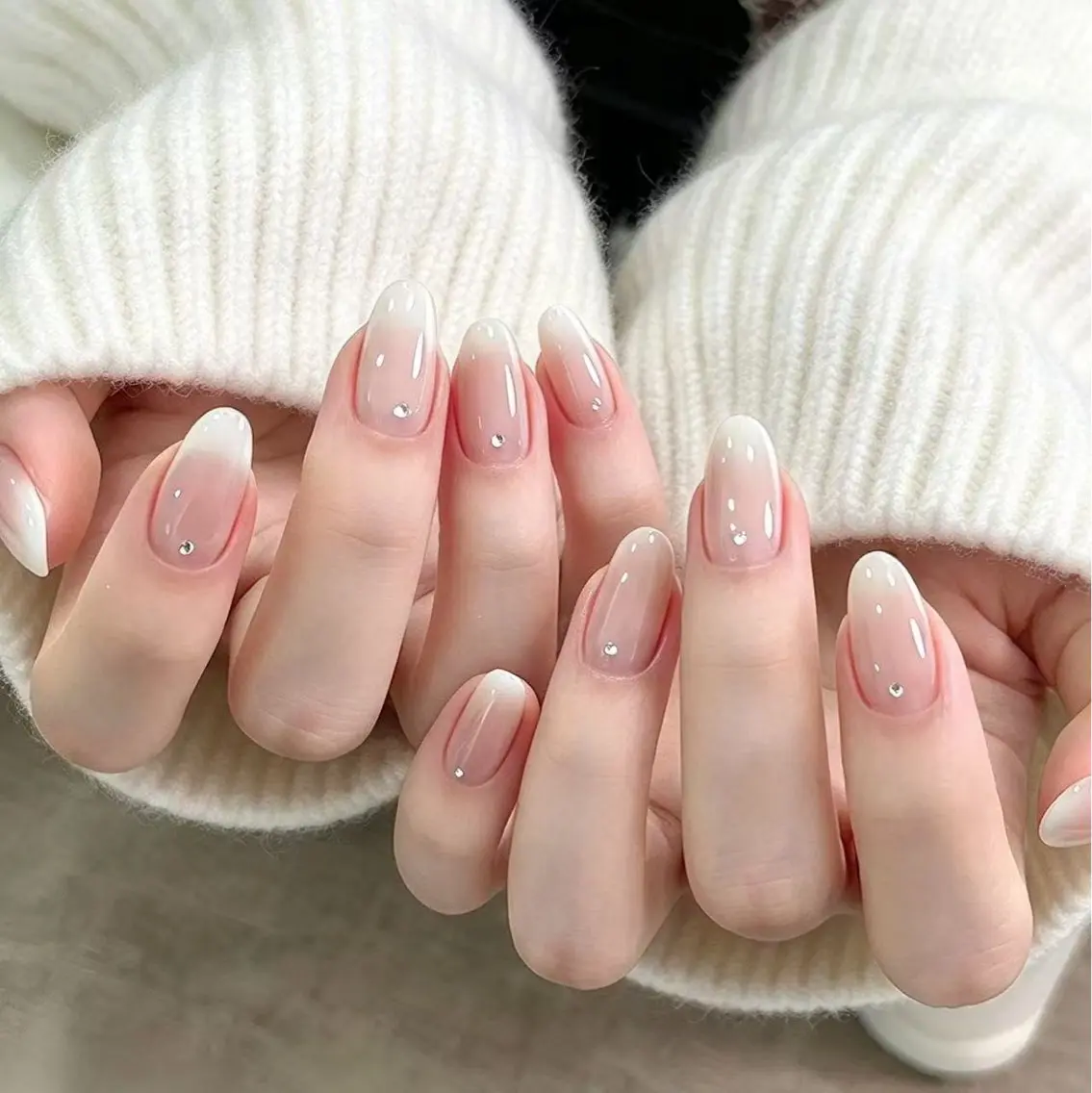【ミニモ学割】Hand 💅 ワンカラー＋パーツ10個まで（練習メニュー）の写真