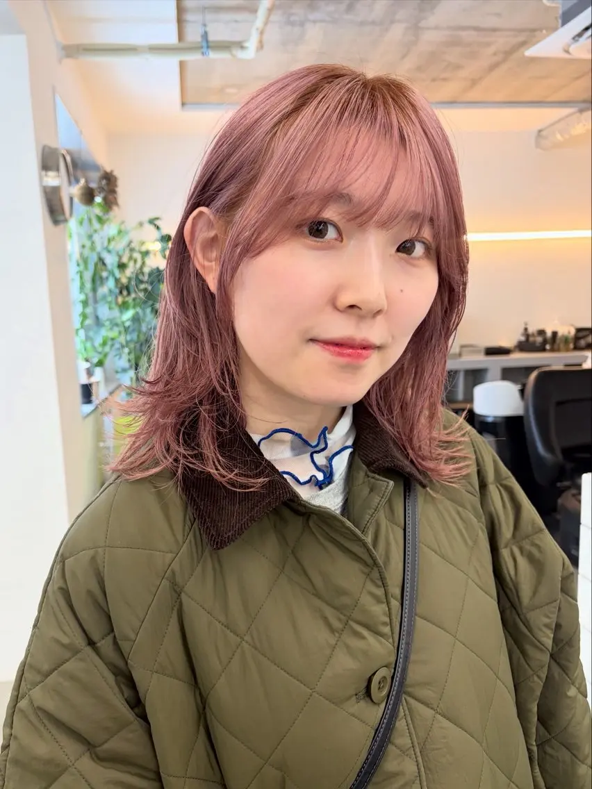 ミディアム カラー ボブレイヤー ミディアムレイヤー ベージュカラー ブリーチ 透明感カラー cana 札幌レイヤースタイルのヘアスタイル