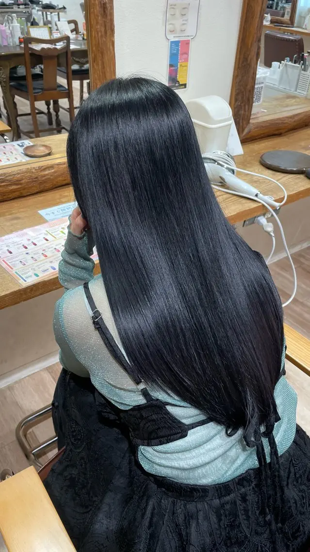 ロング カラー コトミ【メンズ】 【曲がる縮毛矯正】のヘアスタイル