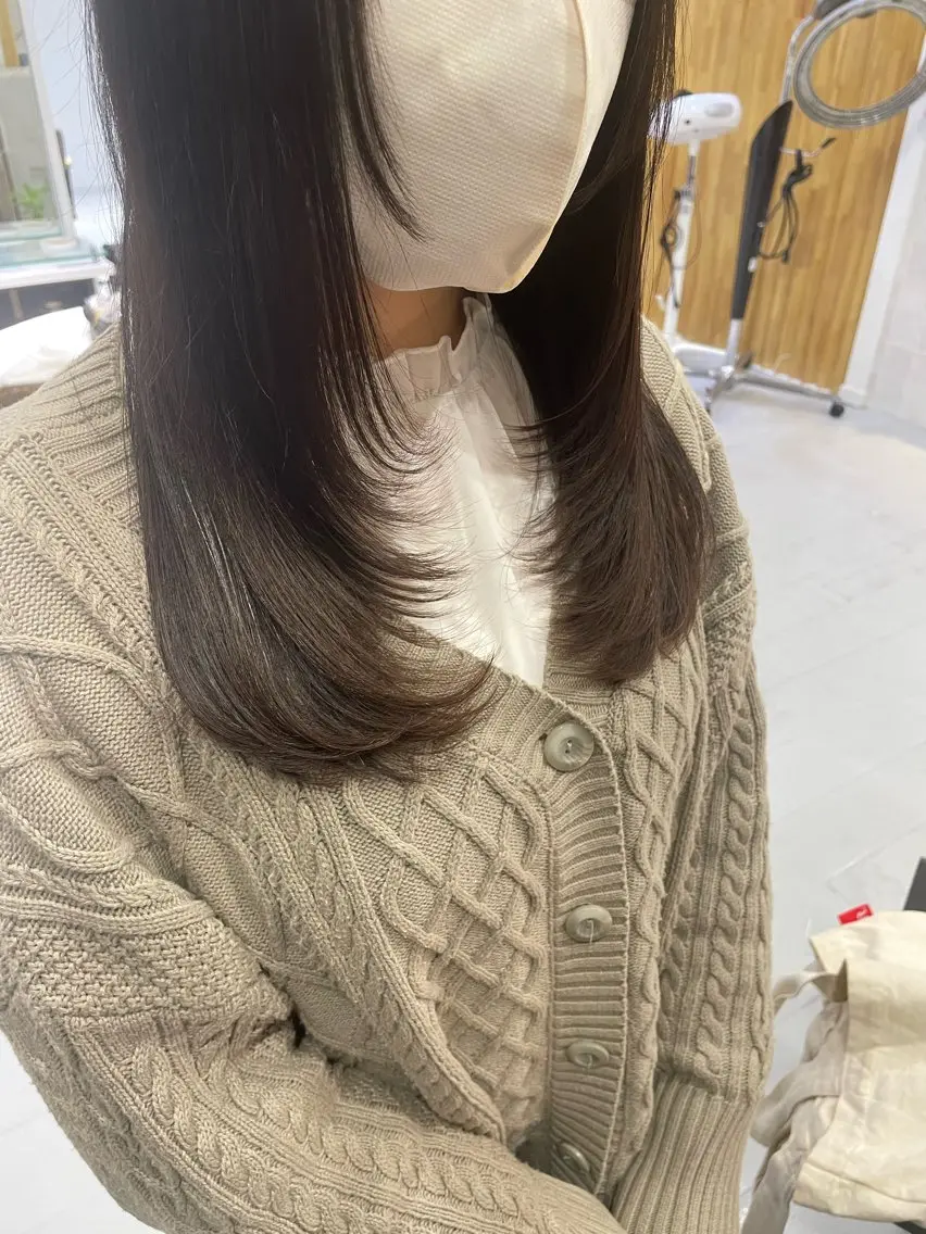 セミロング レイヤーカット clan .のヘアスタイル