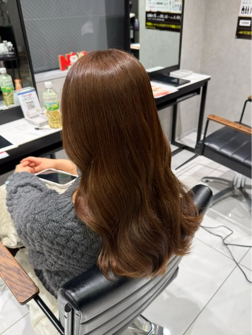 ロング 艶ブラウン/赤み消し /盛れる顔周りのヘアスタイル