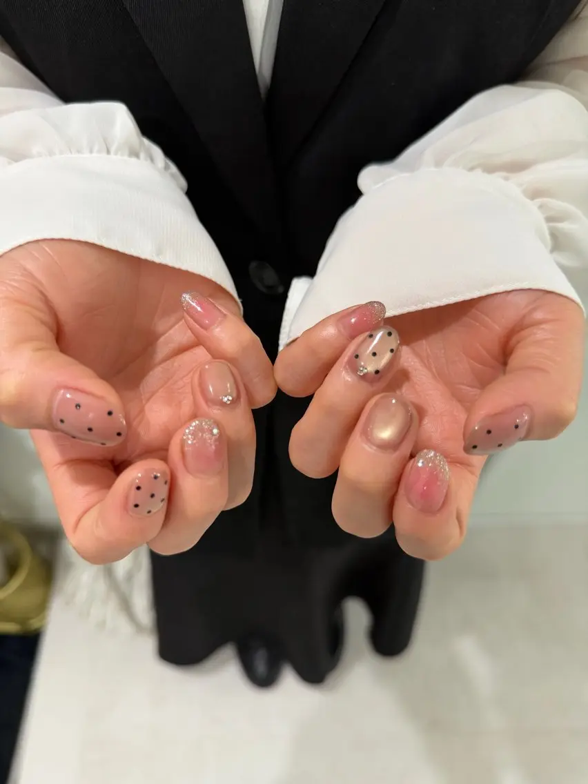 ネイル チークネイル ドット キラキラネイル ラメ(グリッター) マグネットネイル Mermaid Nail みはなのネイルデザイン