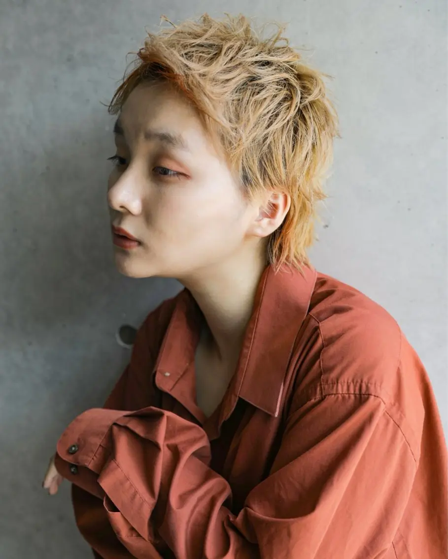 ショート カラー 辻口 俊のヘアスタイル