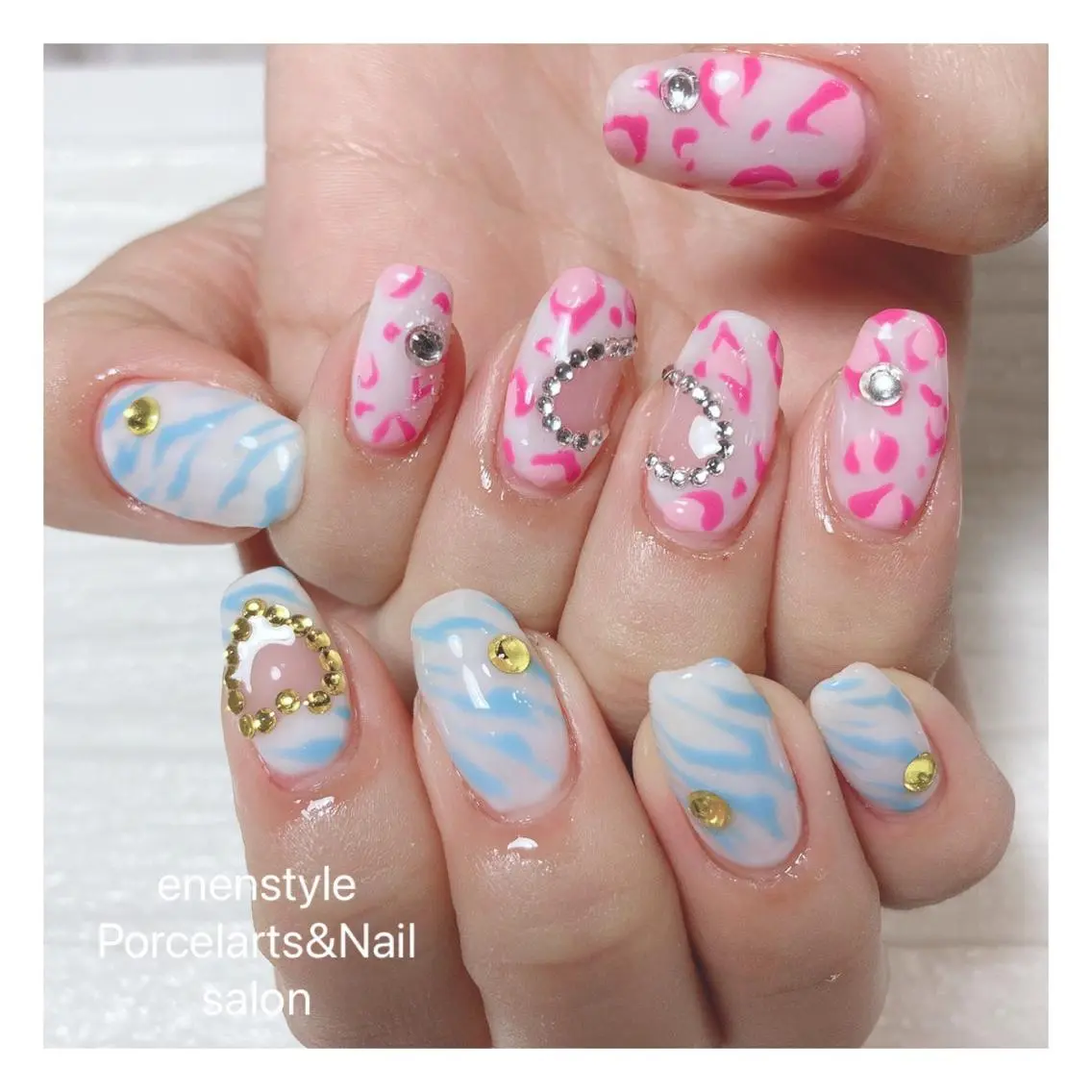 ミディアム ネイル ハンドネイル 🐾enen style 🐾のネイルデザイン